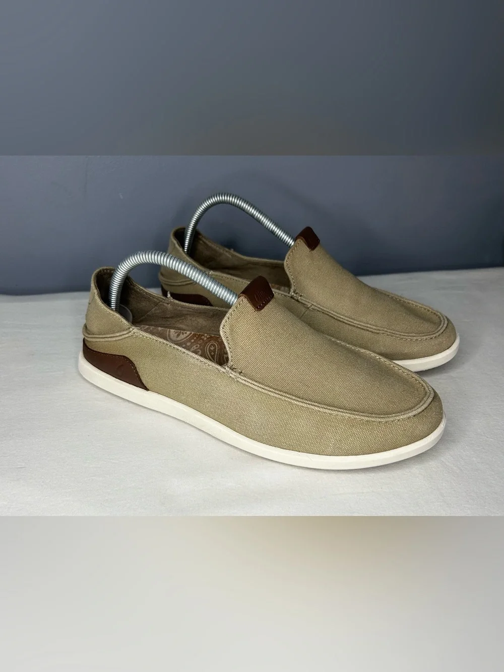 OluKai Manoa Slip-On Shoes Mens 9 Tan Canvas Loafers Casual Comfort Summer Beach